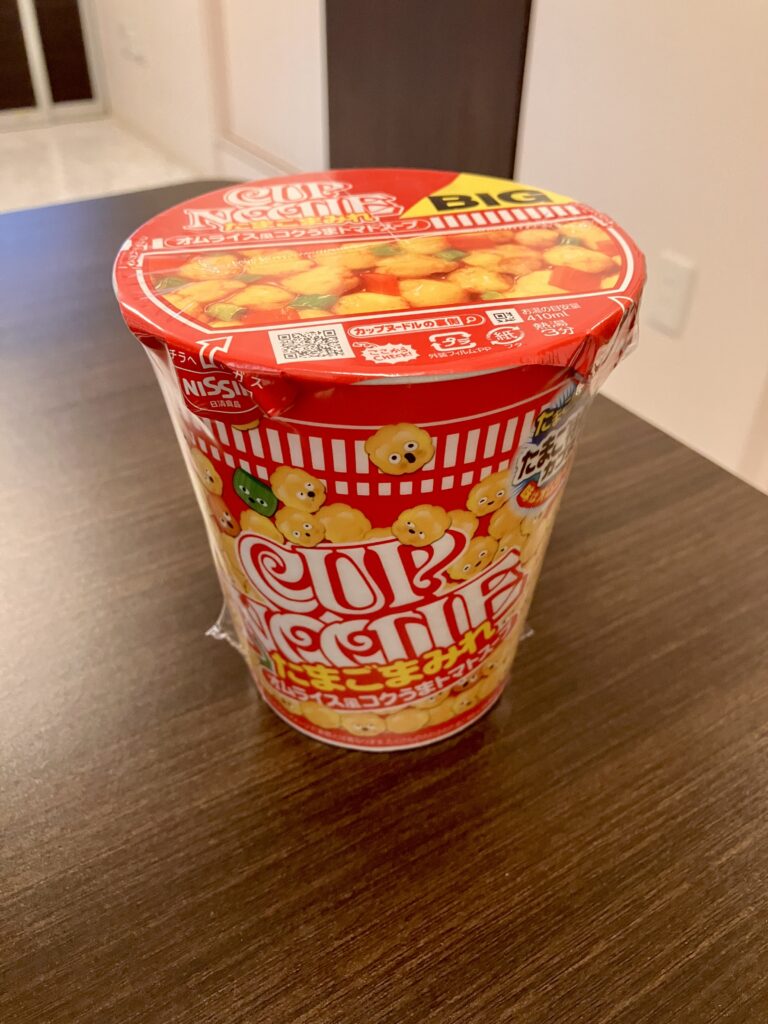 Cup ramen packaging photo