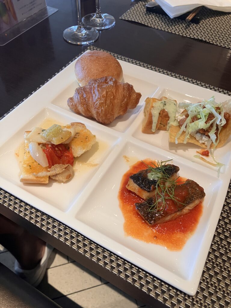 Sardines with tomato sauce and 3 other dishes