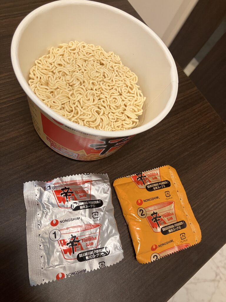 Cup ramen contents